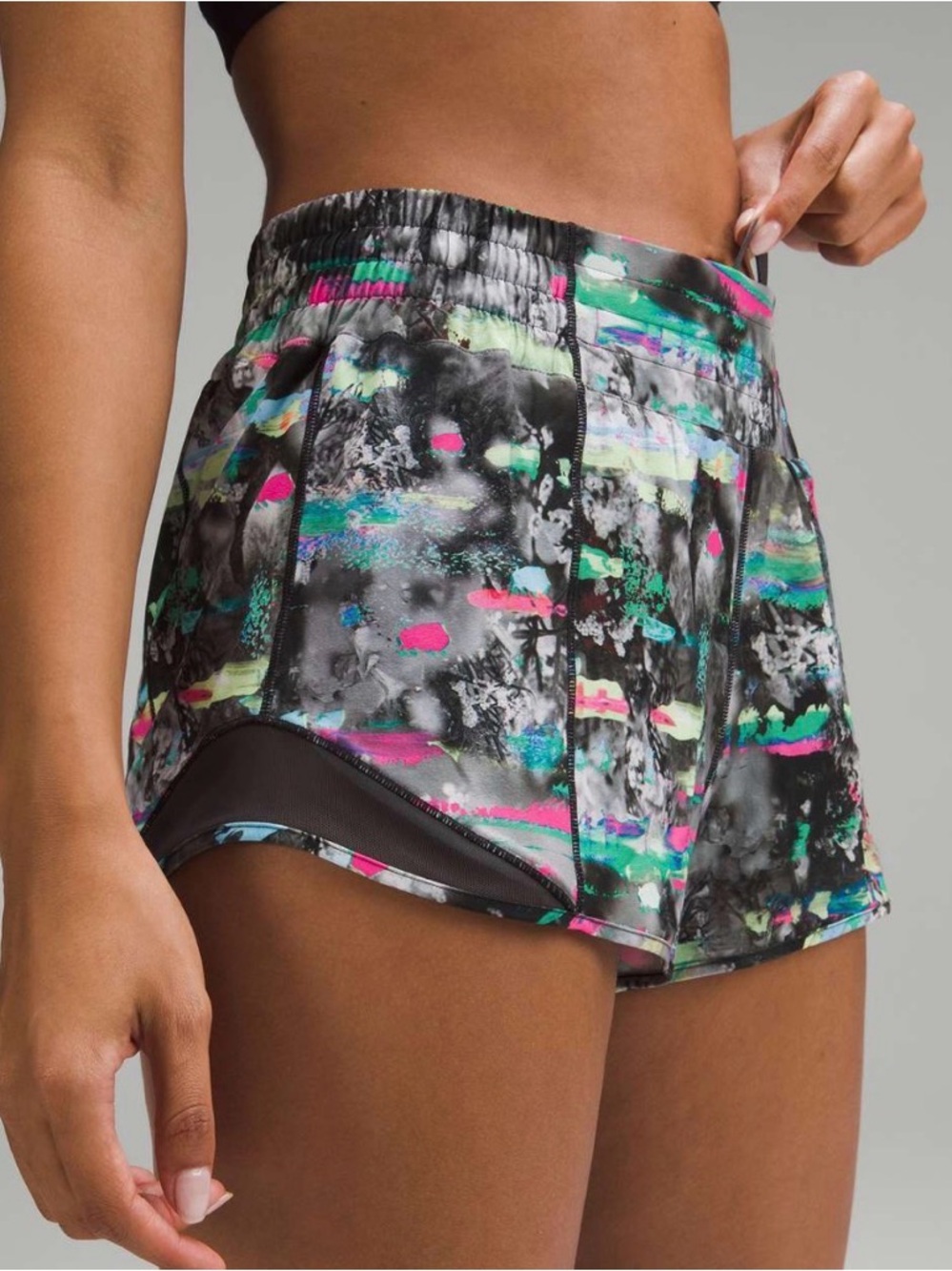 Lululemon Hotty Hot High-Rise Lined Short in the Paint Drift Multi Sz 2